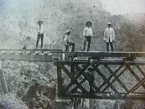 men_on_rail_bridge.jpg